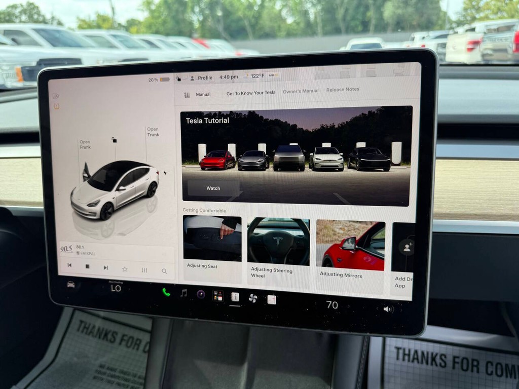 Tesla Model 3 Vehicle Full-screen Gallery Image 22