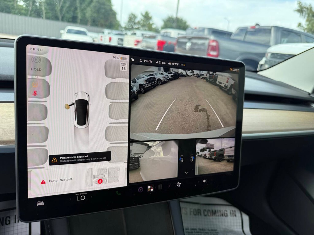 Tesla Model 3 Vehicle Full-screen Gallery Image 23