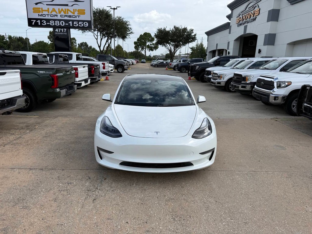 Tesla Model 3 Vehicle Full-screen Gallery Image 36