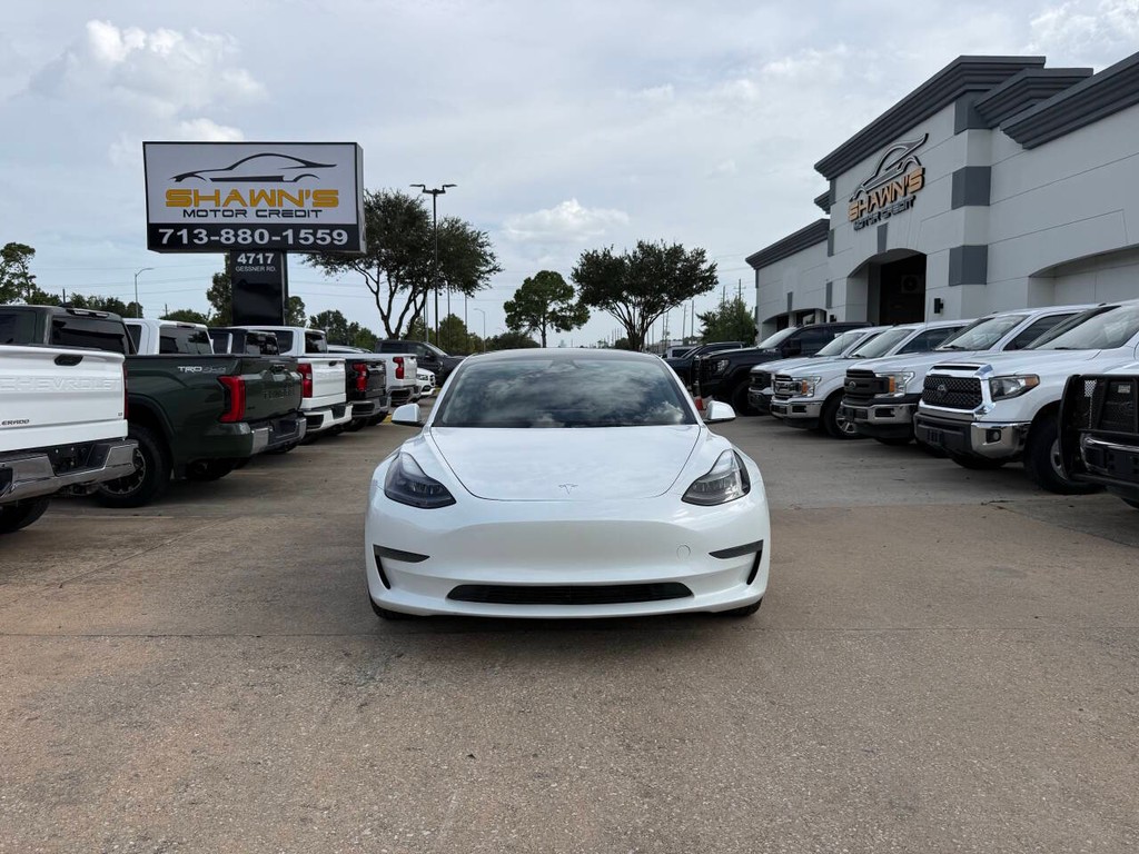 Tesla Model 3 Vehicle Full-screen Gallery Image 37