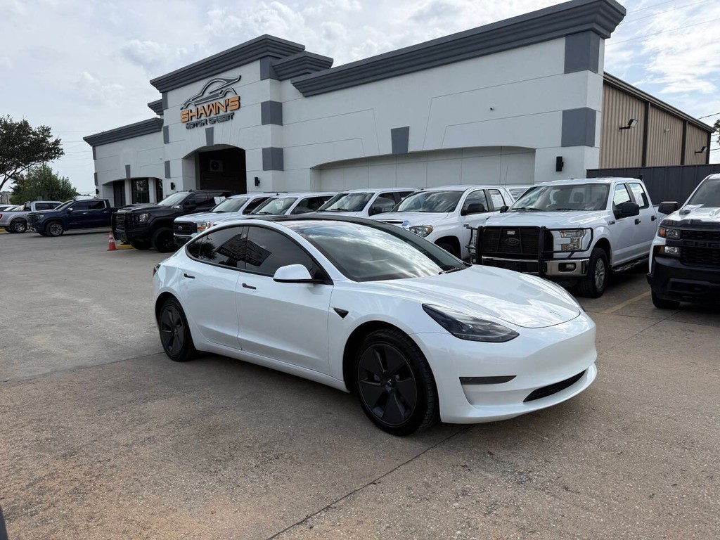 Tesla Model 3 Vehicle Full-screen Gallery Image 38