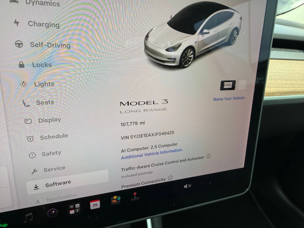 Tesla Model 3 Vehicle Full-screen Gallery Image 27