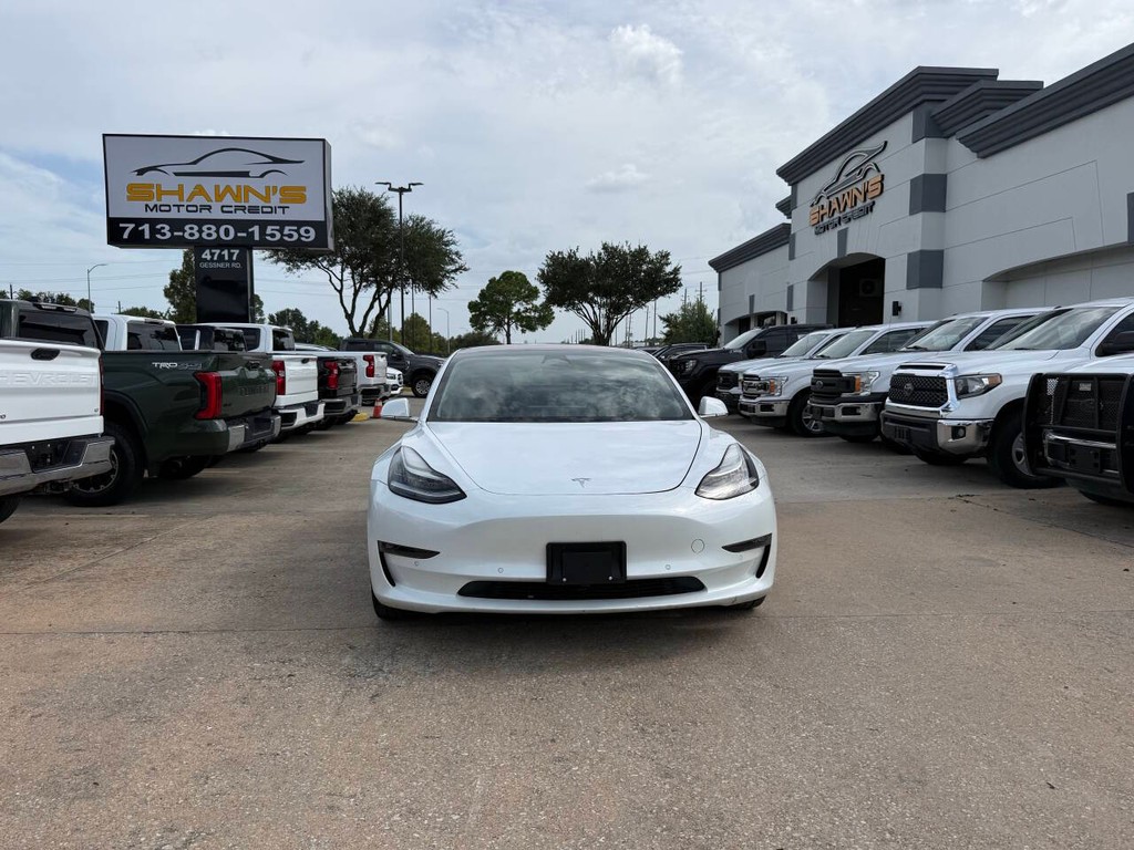 Tesla Model 3 Vehicle Full-screen Gallery Image 39