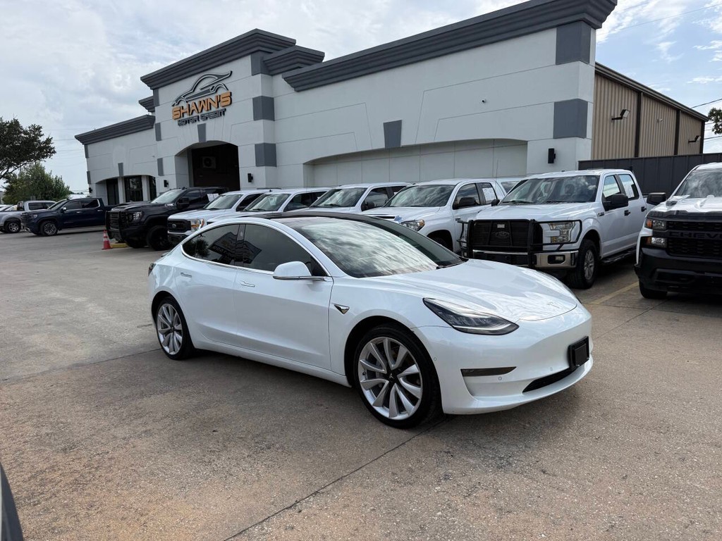 Tesla Model 3 Vehicle Full-screen Gallery Image 40