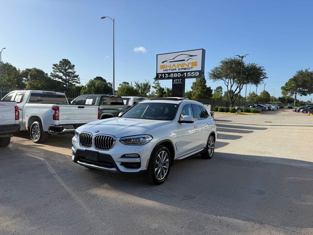 BMW X3 Vehicle Full-screen Gallery Image 03
