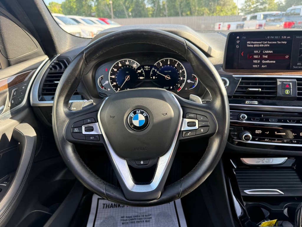 BMW X3 Vehicle Full-screen Gallery Image 22