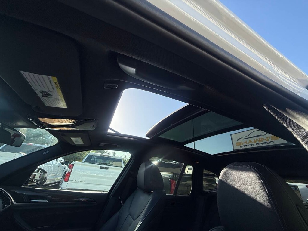 BMW X3 Vehicle Full-screen Gallery Image 31