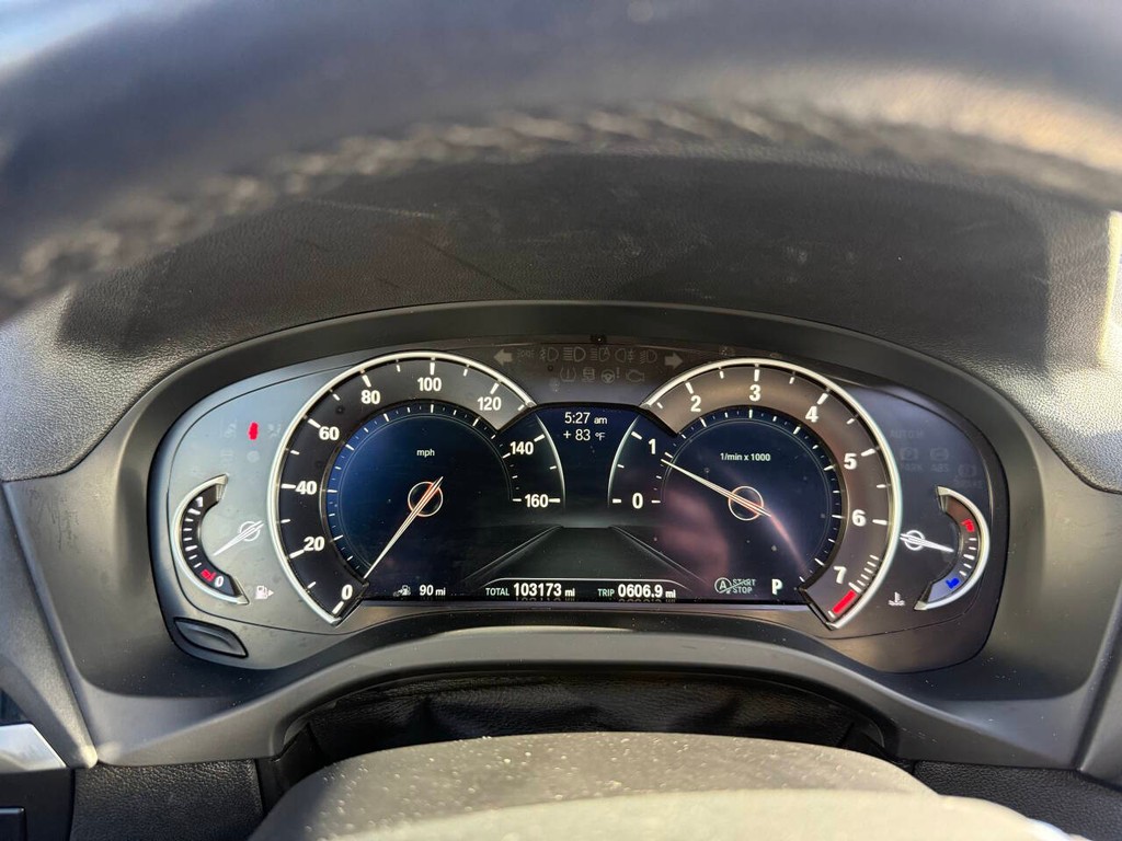 BMW X3 Vehicle Full-screen Gallery Image 33