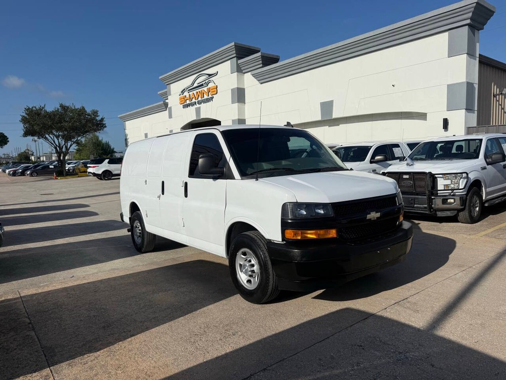 Chevrolet Express Vehicle Full-screen Gallery Image 02