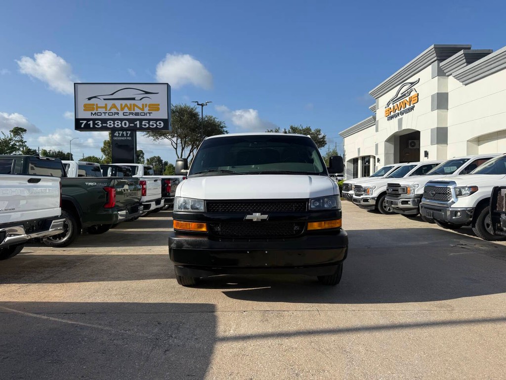 Chevrolet Express Vehicle Full-screen Gallery Image 35