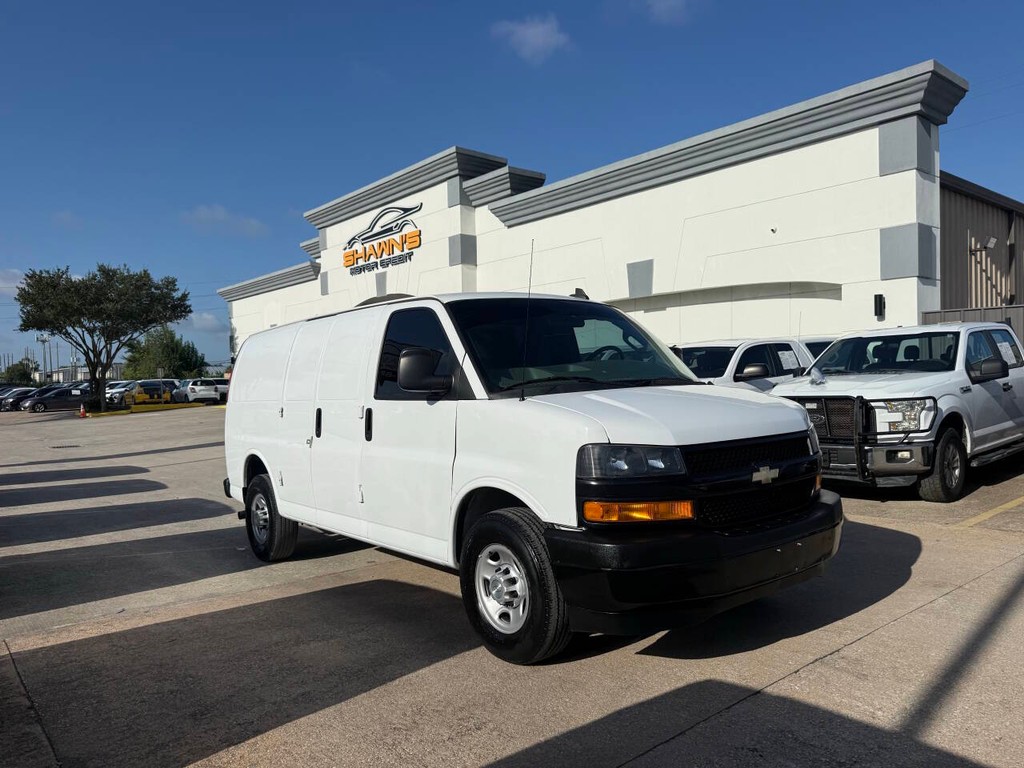 Chevrolet Express Vehicle Full-screen Gallery Image 36