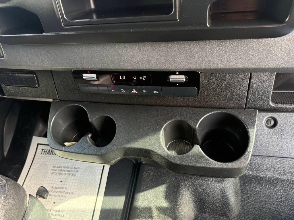 Mercedes-Benz Sprinter Vehicle Full-screen Gallery Image 20