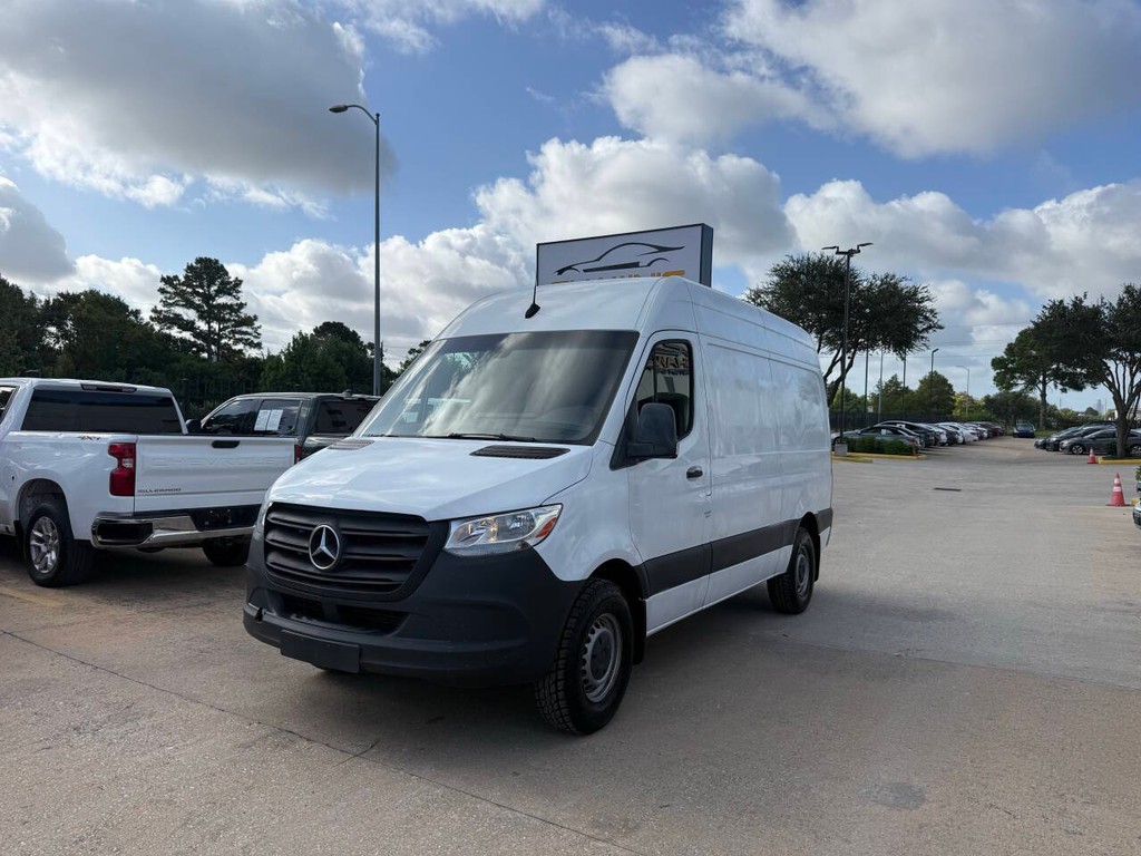 Mercedes-Benz Sprinter Vehicle Full-screen Gallery Image 38