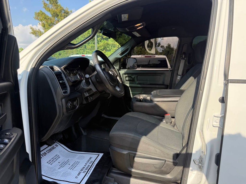 Ram 2500 Vehicle Full-screen Gallery Image 07