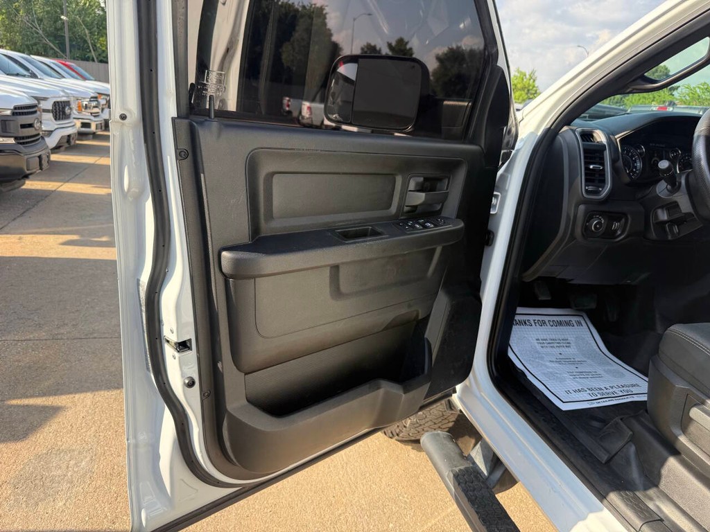Ram 2500 Vehicle Full-screen Gallery Image 08