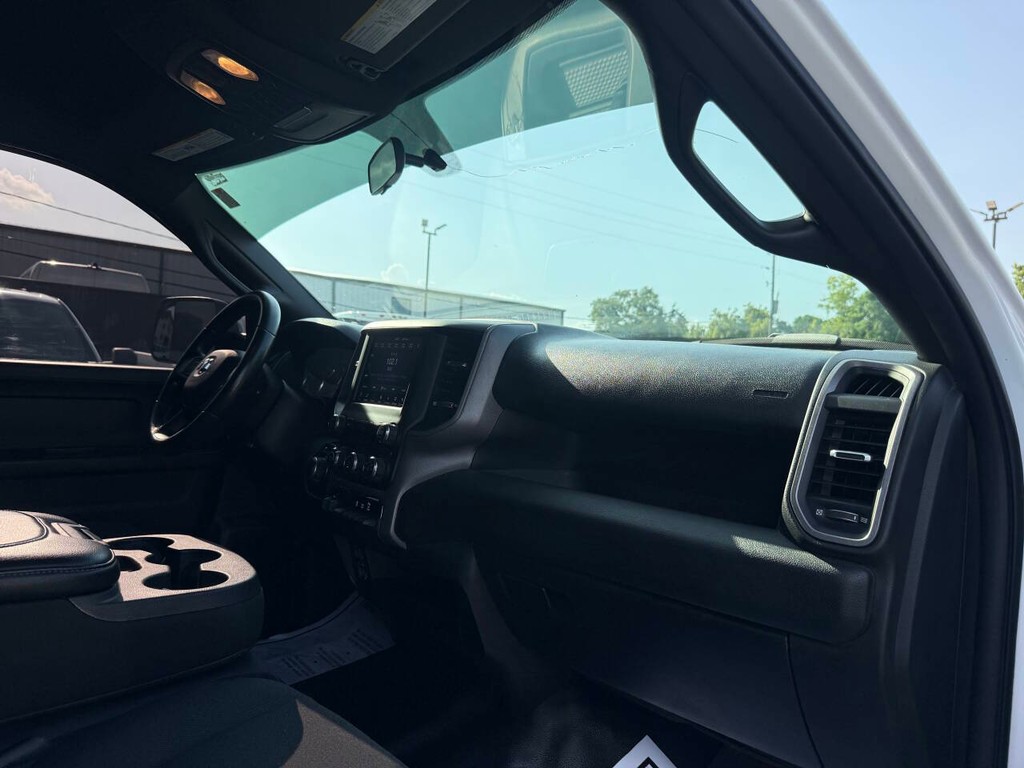 Ram 2500 Vehicle Full-screen Gallery Image 09