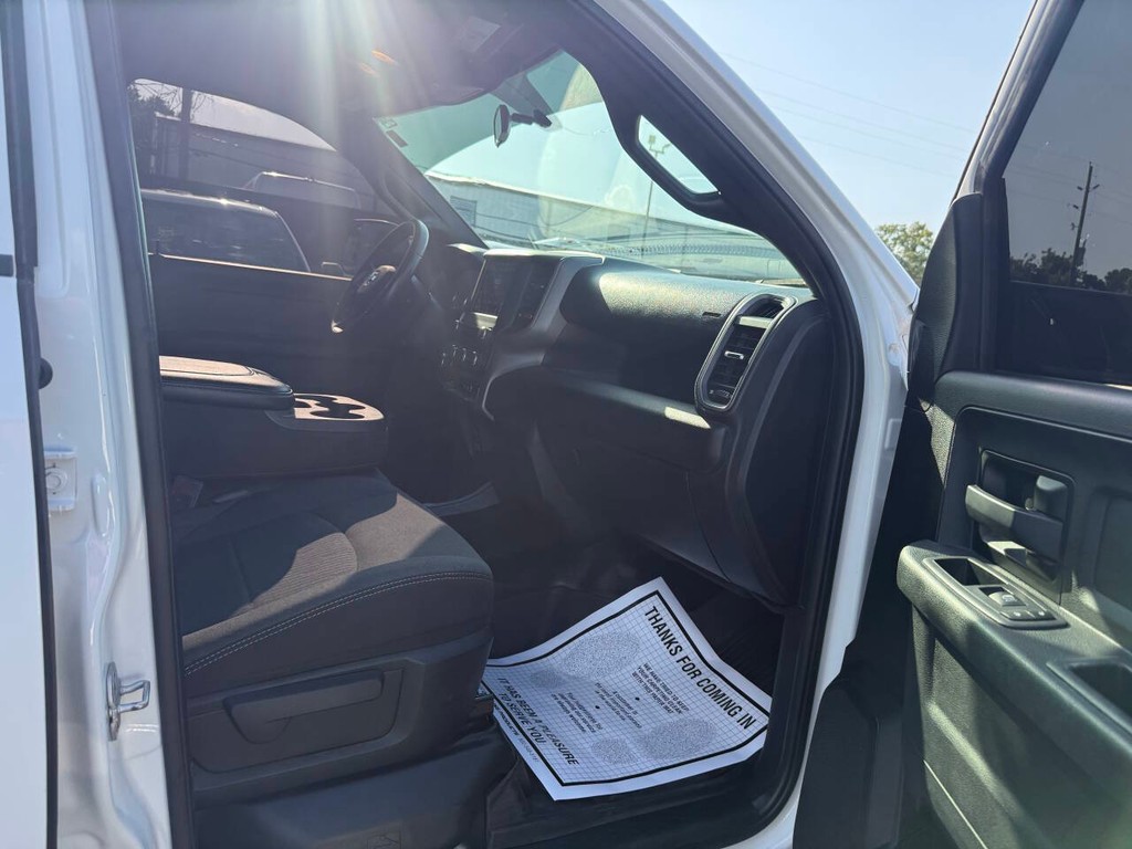 Ram 2500 Vehicle Full-screen Gallery Image 10
