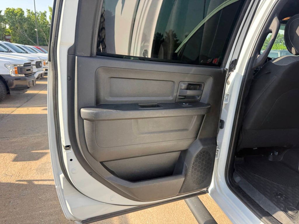 Ram 2500 Vehicle Full-screen Gallery Image 14