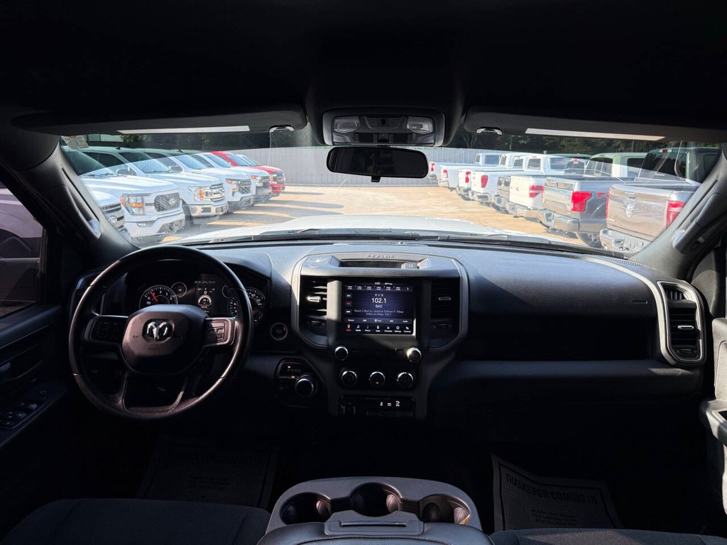 Ram 2500 Vehicle Full-screen Gallery Image 17