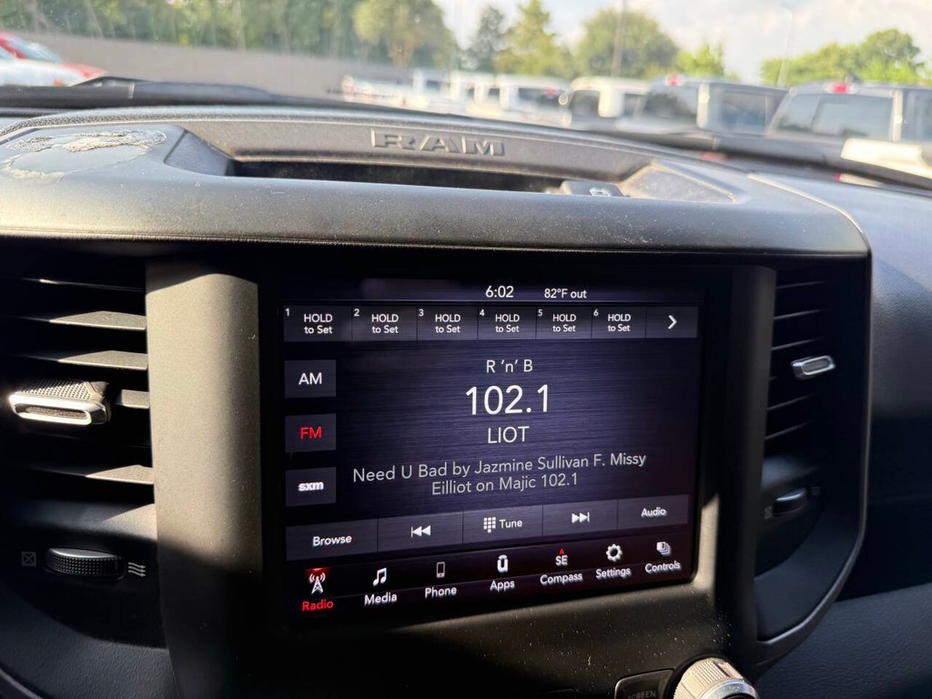 Ram 2500 Vehicle Full-screen Gallery Image 26