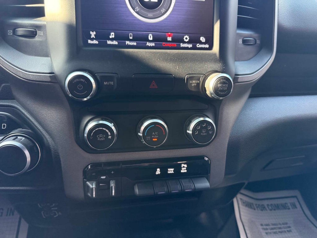 Ram 2500 Vehicle Full-screen Gallery Image 29