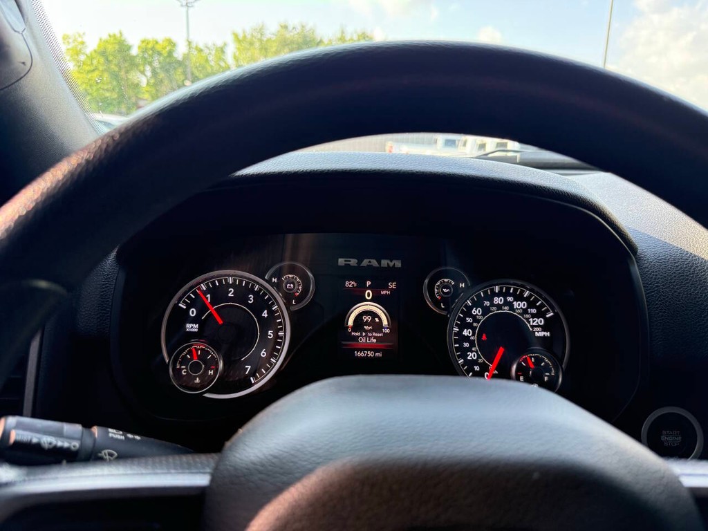 Ram 2500 Vehicle Full-screen Gallery Image 31