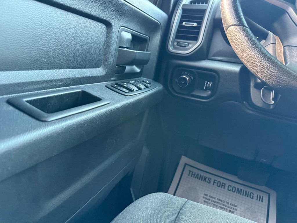 Ram 2500 Vehicle Full-screen Gallery Image 32