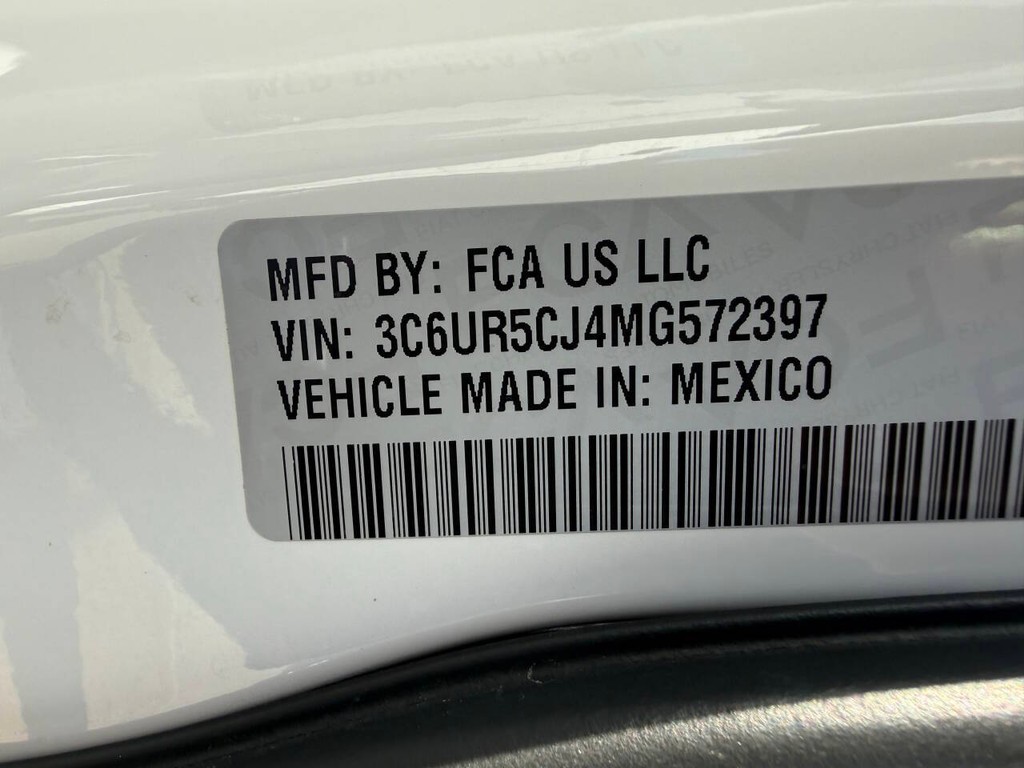Ram 2500 Vehicle Full-screen Gallery Image 34