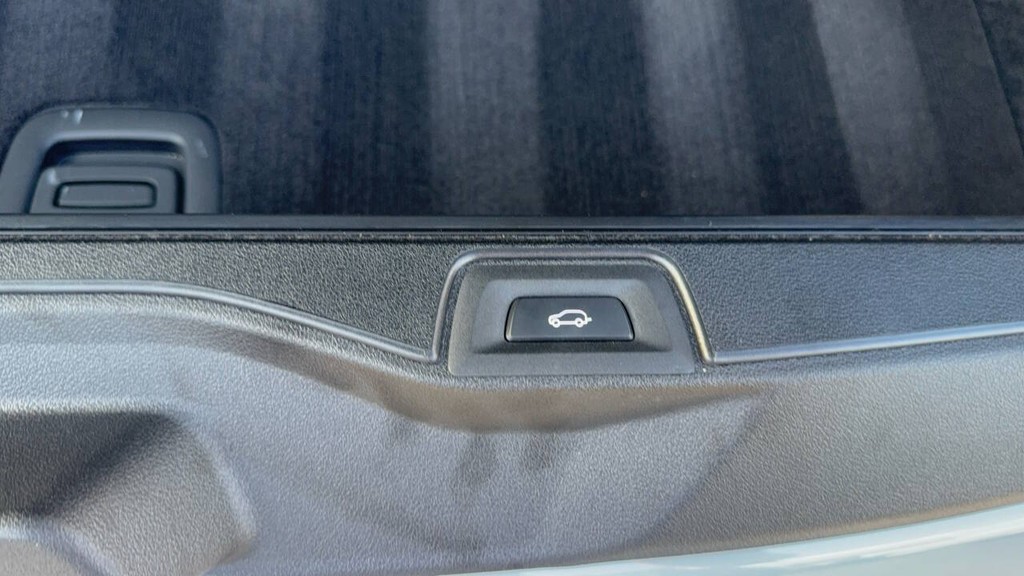 BMW X5 Vehicle Full-screen Gallery Image 07