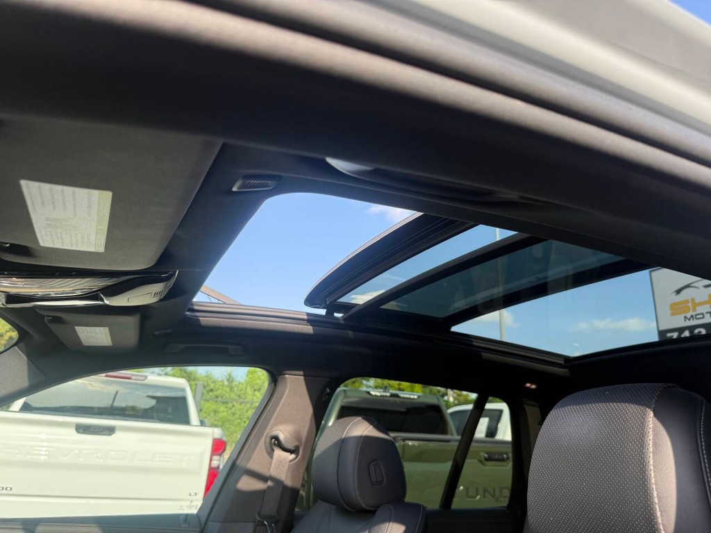 BMW X5 Vehicle Full-screen Gallery Image 31