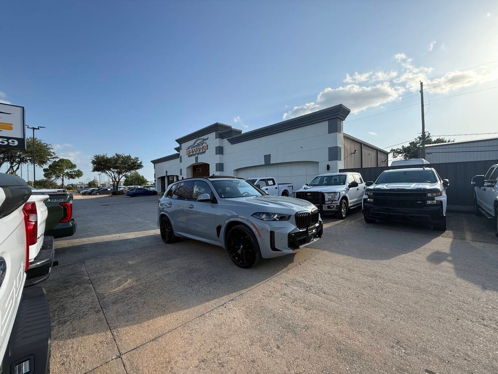 BMW X5 Vehicle Full-screen Gallery Image 45