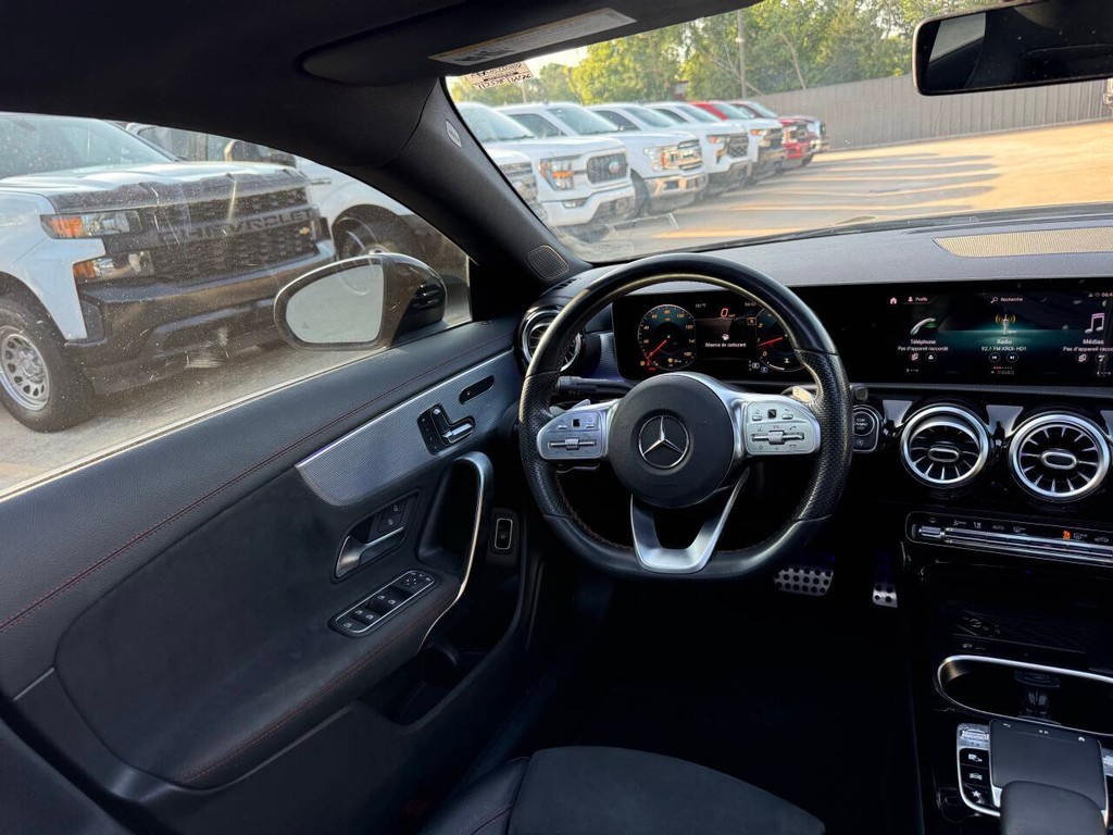 Mercedes-Benz CLA Vehicle Full-screen Gallery Image 19