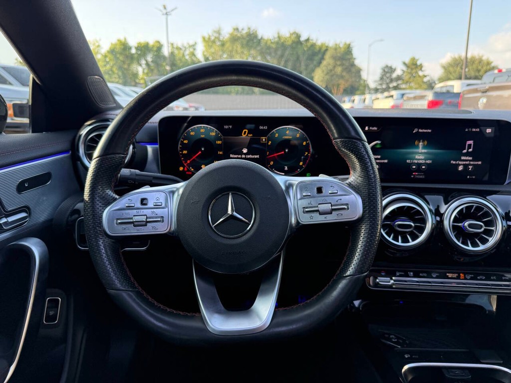 Mercedes-Benz CLA Vehicle Full-screen Gallery Image 22