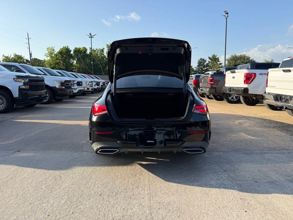 Mercedes-Benz CLA Vehicle Full-screen Gallery Image 37