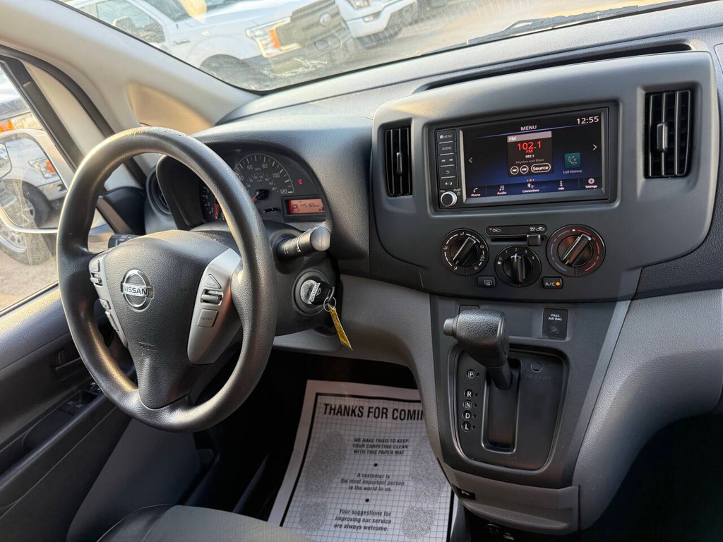 Nissan NV200 Vehicle Full-screen Gallery Image 14