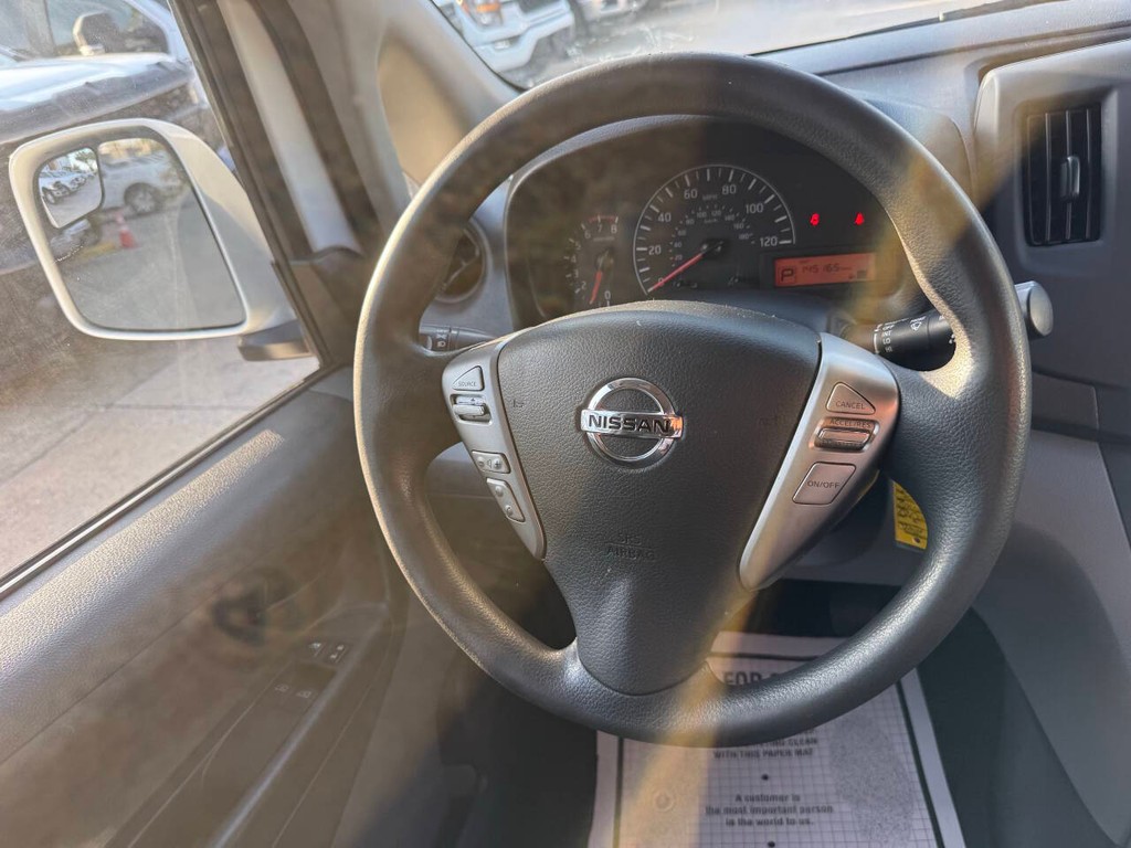 Nissan NV200 Vehicle Full-screen Gallery Image 15