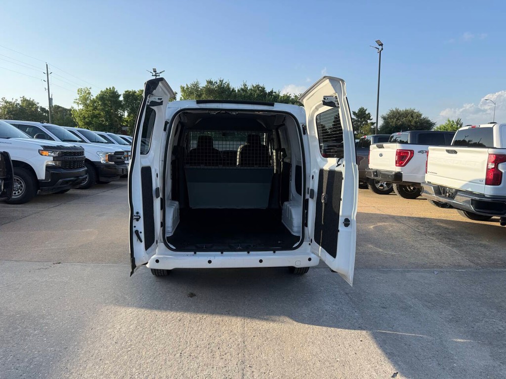 Nissan NV200 Vehicle Full-screen Gallery Image 30