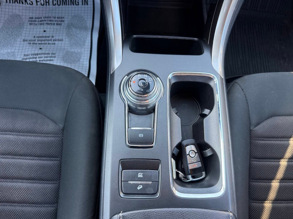 Ford Fusion Hybrid Vehicle Full-screen Gallery Image 28