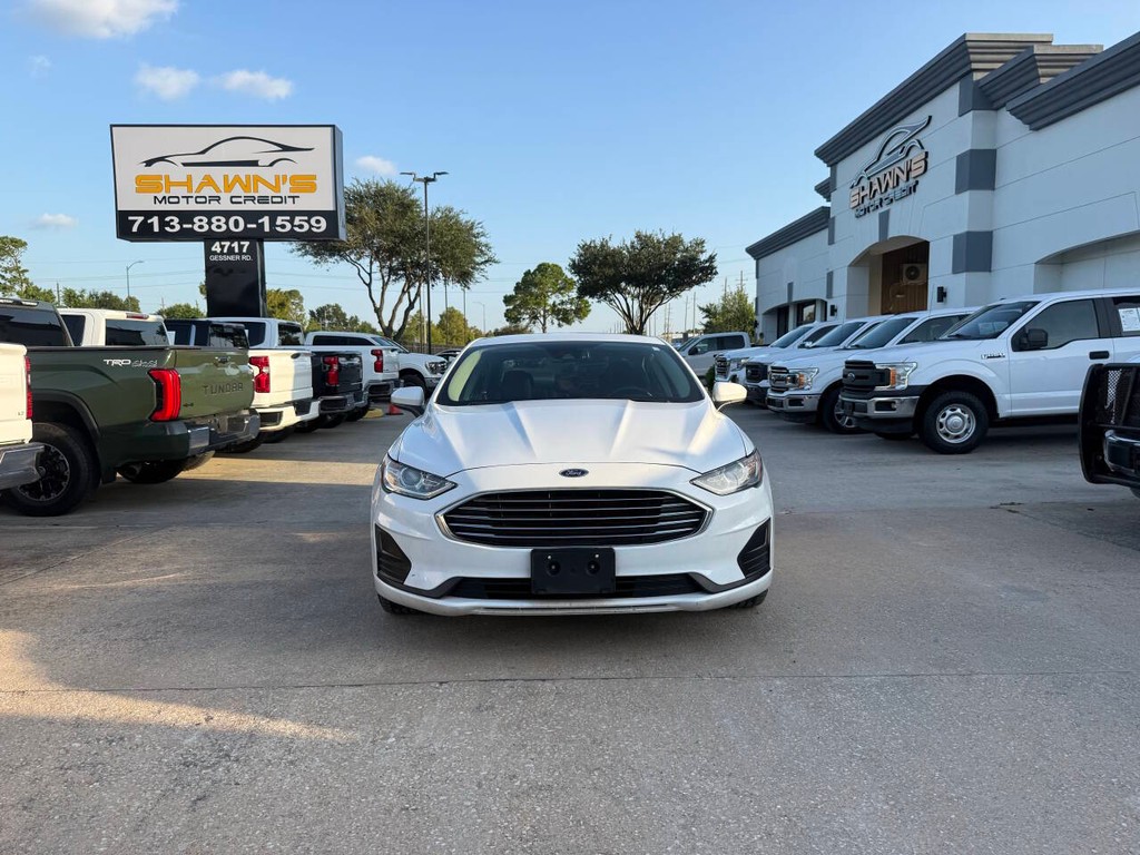 Ford Fusion Hybrid Vehicle Full-screen Gallery Image 38