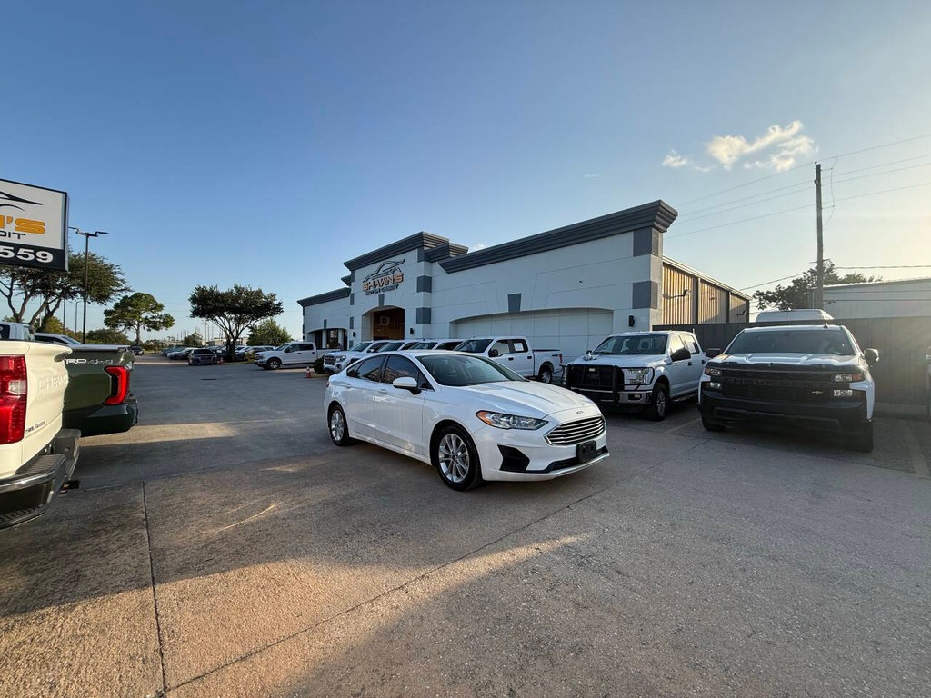 Ford Fusion Hybrid Vehicle Full-screen Gallery Image 41