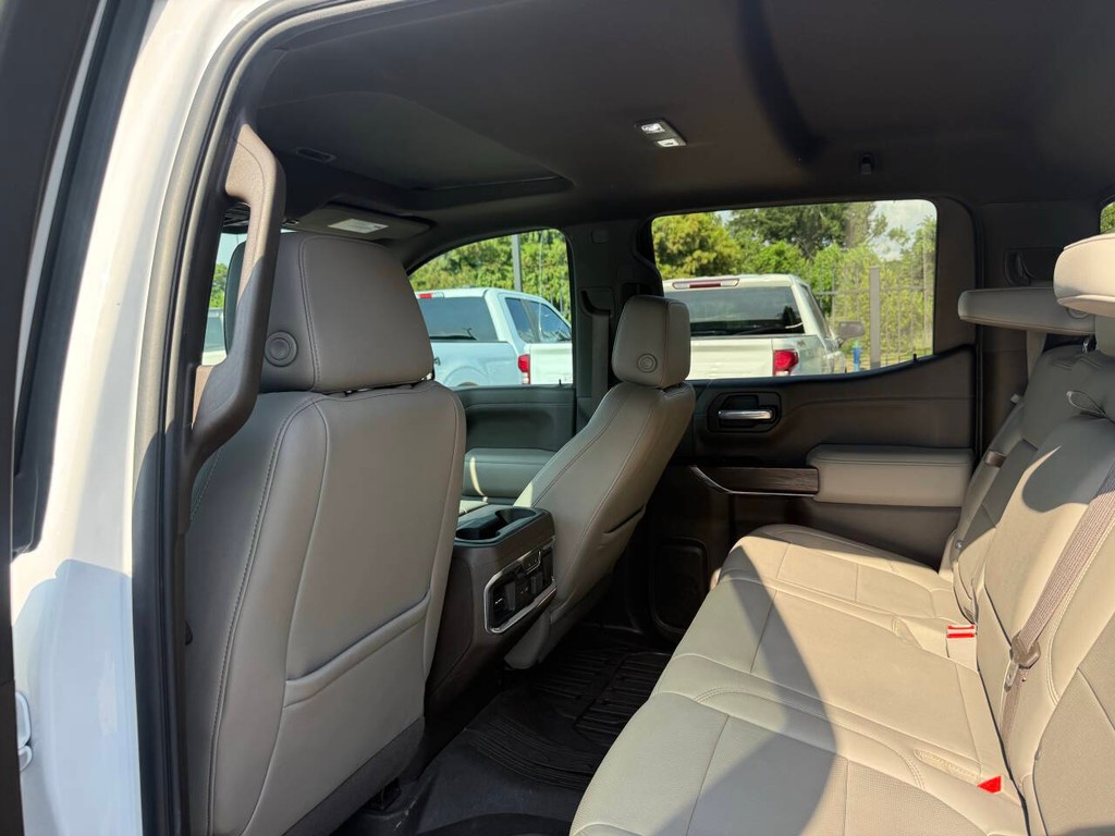 GMC Sierra 1500 Vehicle Full-screen Gallery Image 12