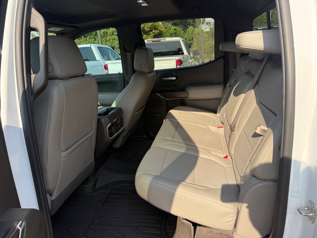 GMC Sierra 1500 Vehicle Full-screen Gallery Image 13