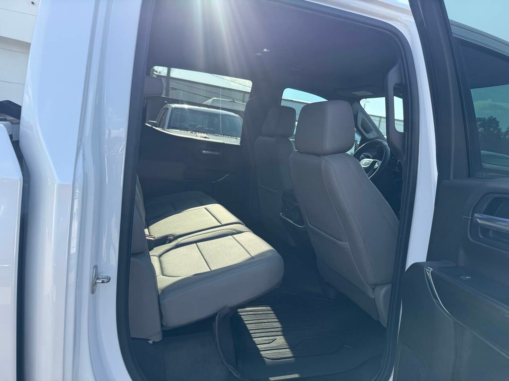 GMC Sierra 1500 Vehicle Full-screen Gallery Image 15