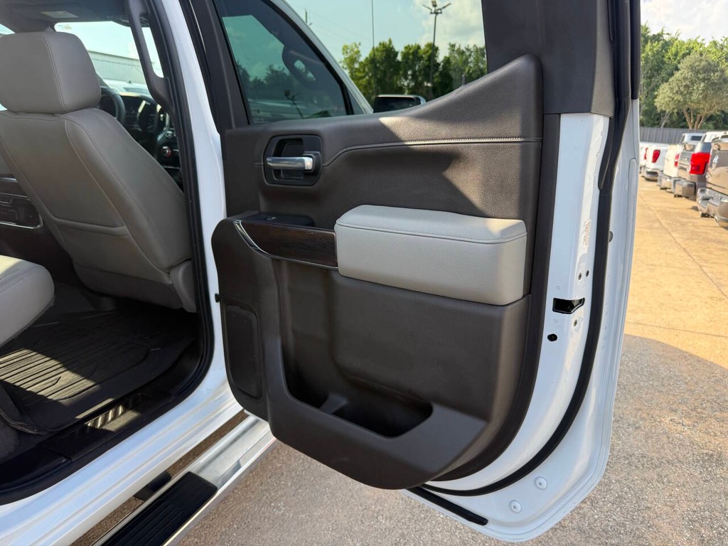 GMC Sierra 1500 Vehicle Full-screen Gallery Image 16