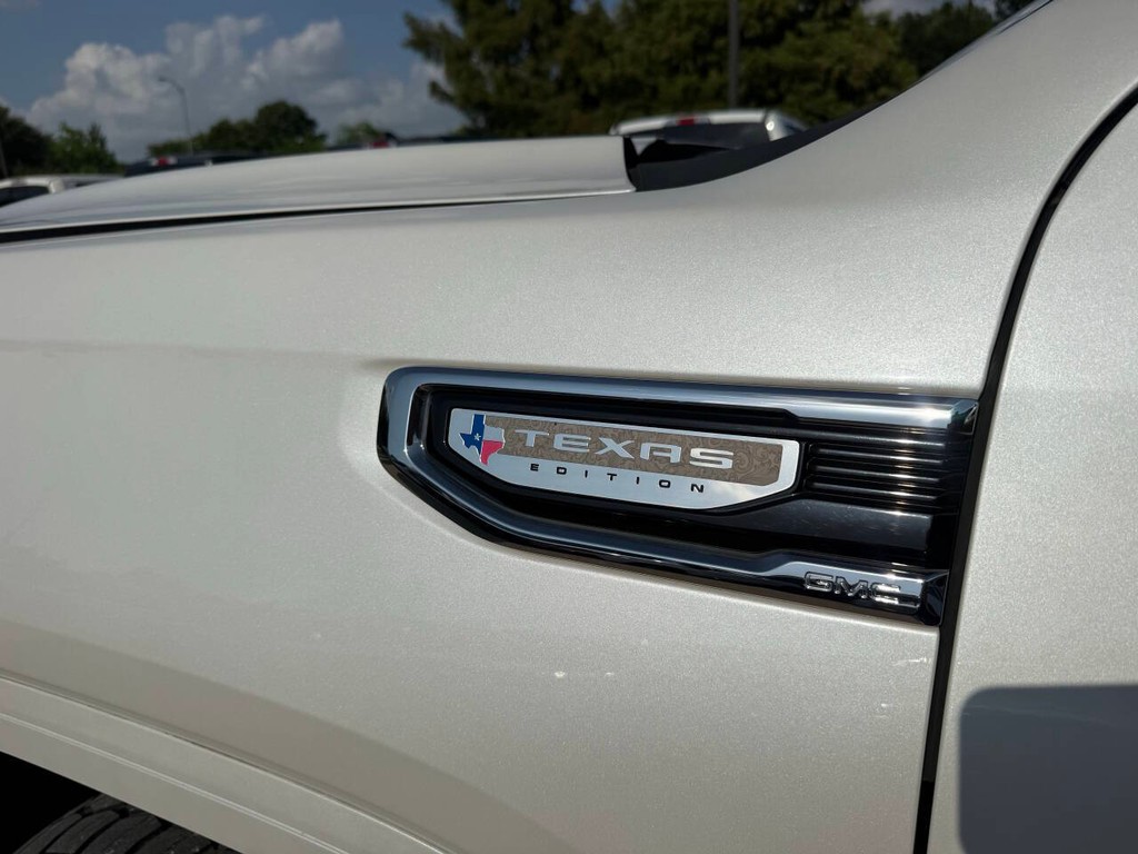 GMC Sierra 1500 Vehicle Full-screen Gallery Image 37