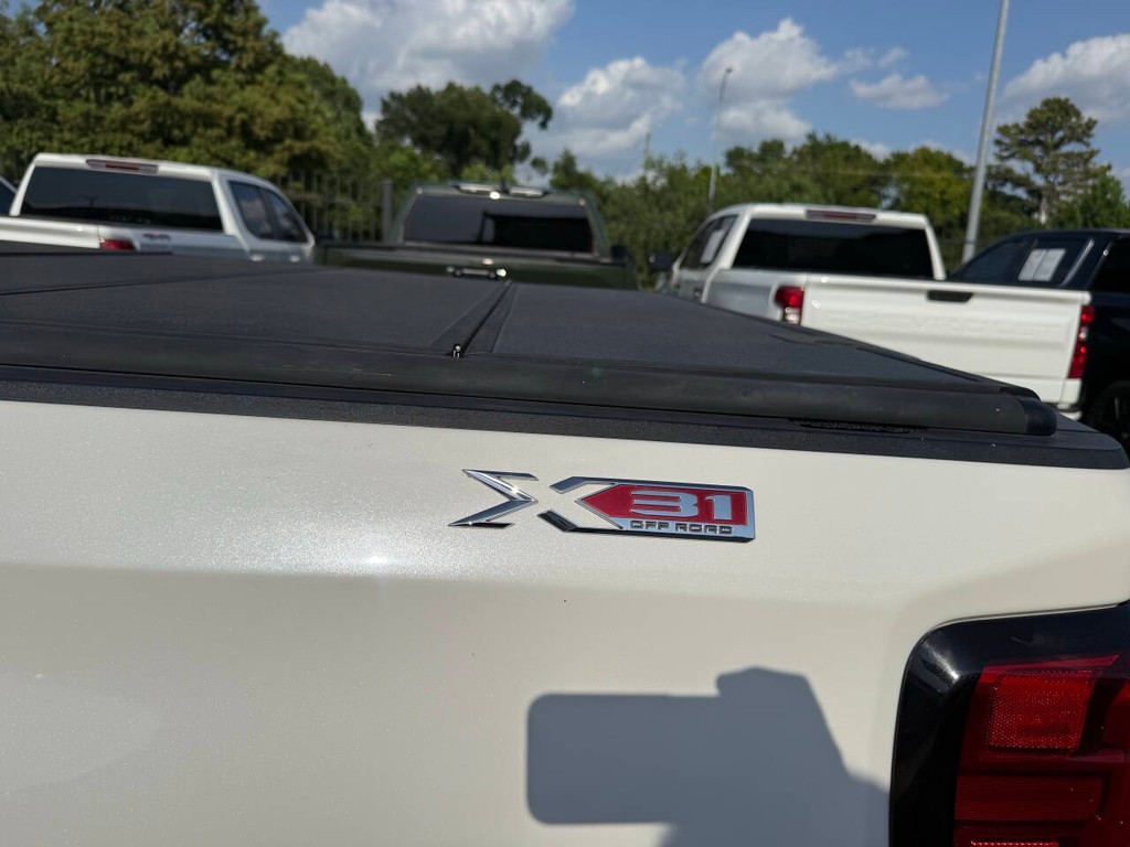 GMC Sierra 1500 Vehicle Full-screen Gallery Image 38