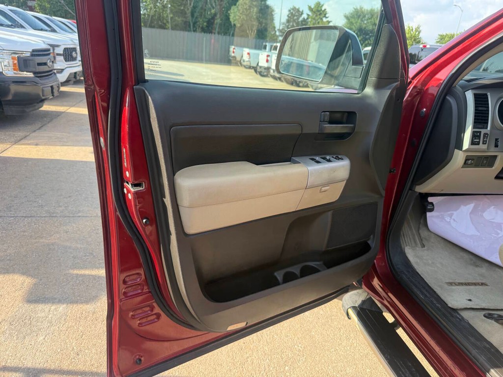 Toyota Tundra 2WD Truck Vehicle Full-screen Gallery Image 08