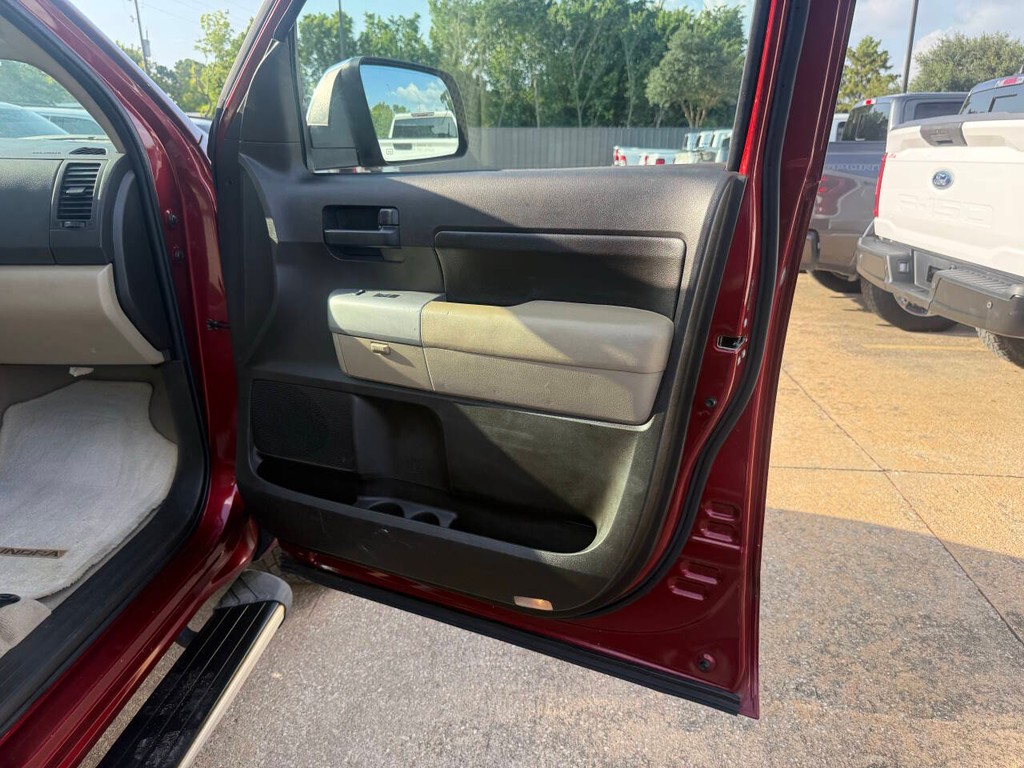 Toyota Tundra 2WD Truck Vehicle Full-screen Gallery Image 11