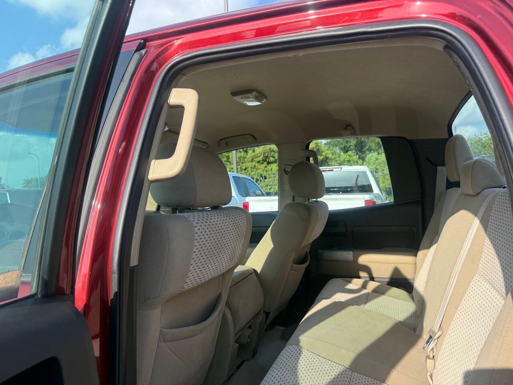 Toyota Tundra 2WD Truck Vehicle Full-screen Gallery Image 12