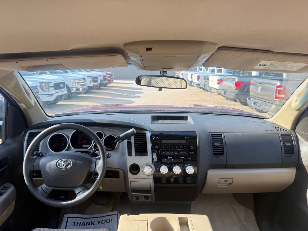 Toyota Tundra 2WD Truck Vehicle Full-screen Gallery Image 17